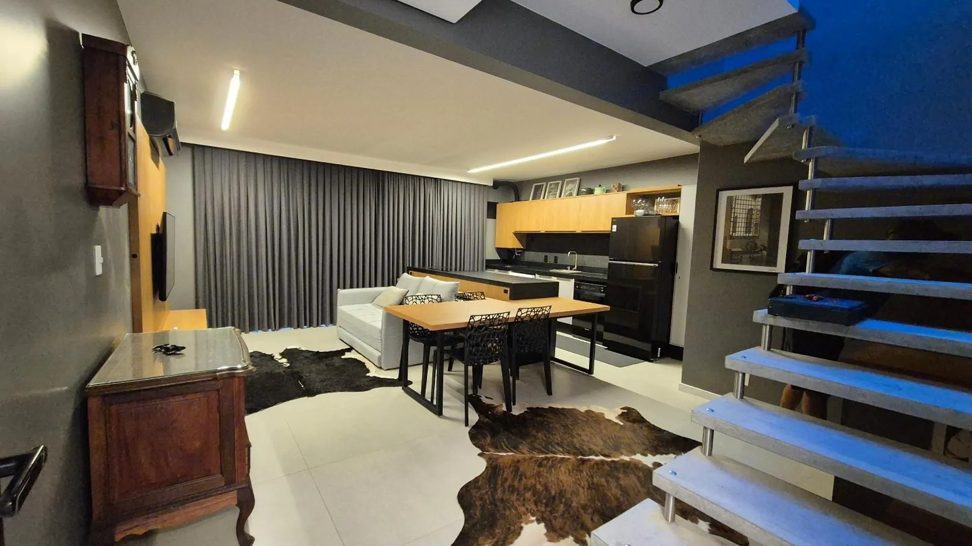 Apartamento De Luxo Com 2 Suites Junto A Praia Florianópolis